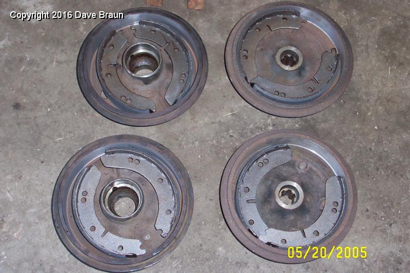 MGTD15470/Brakes/Turned brake drums and arched linings